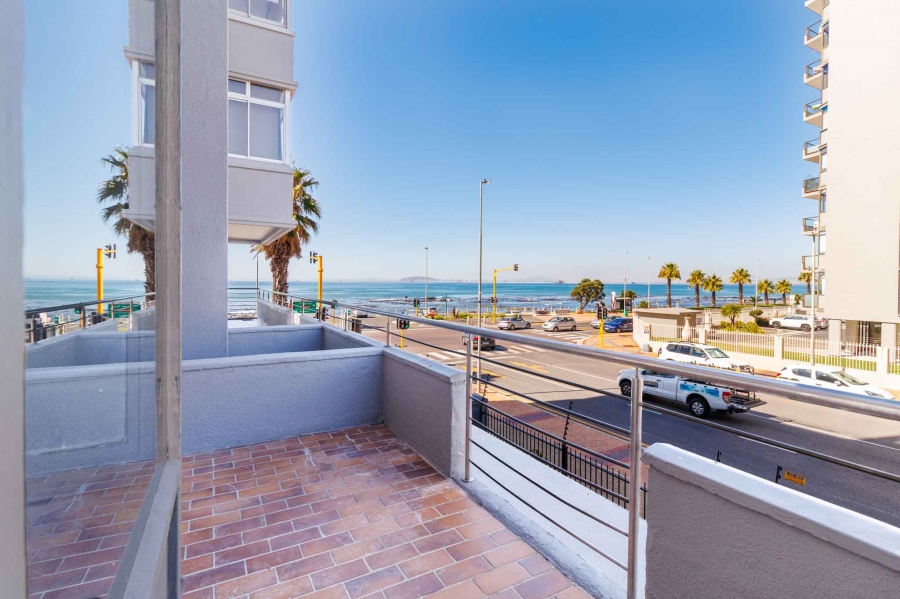 To Let 1 Bedroom Property for Rent in Mouille Point Western Cape